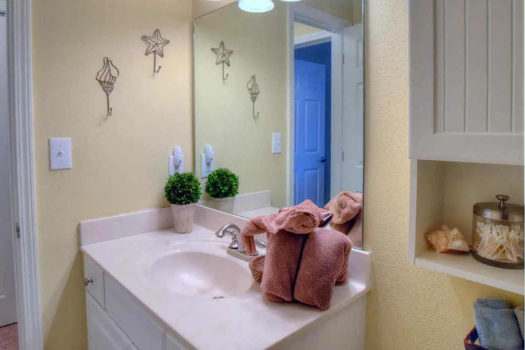1318 Tidewater Beach Resort