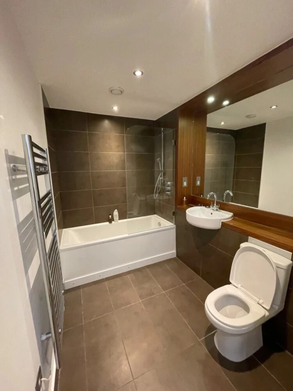 Peaceful 1BD Flat With Balcony - Bethnal Green