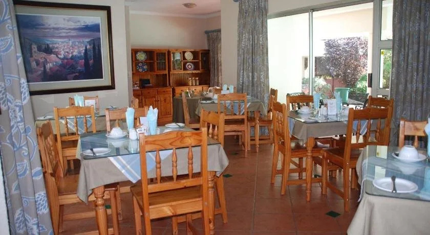 Woodmead Guest Lodge