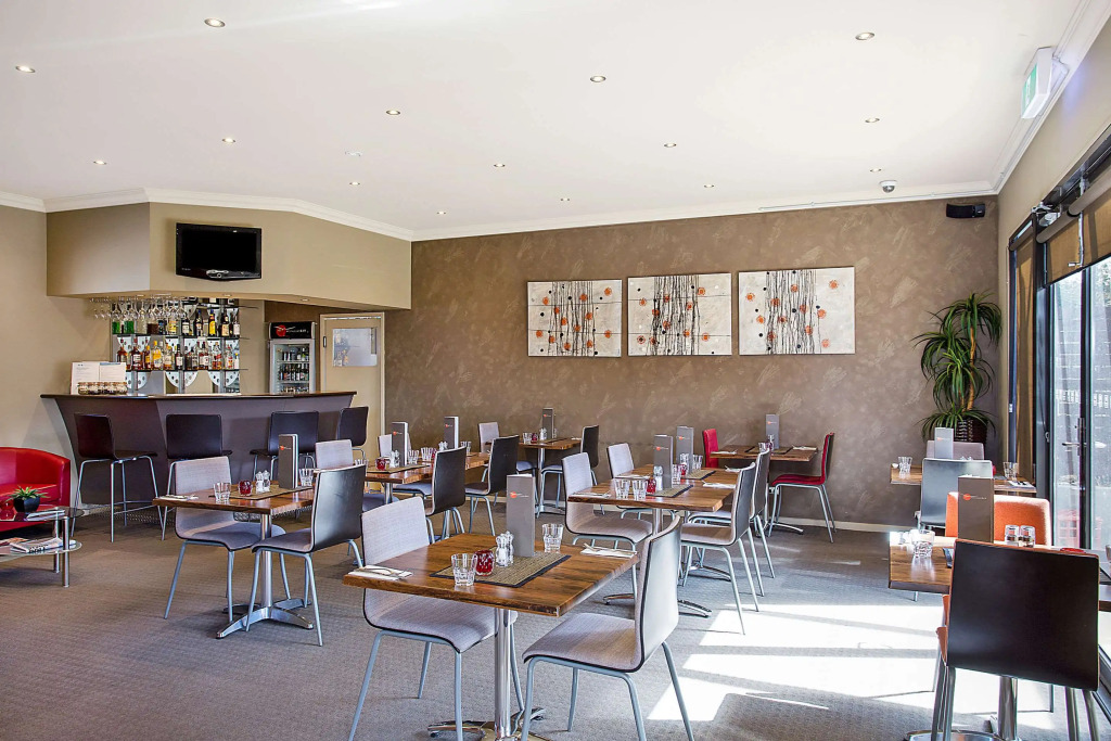 Comfort Inn On Raglan