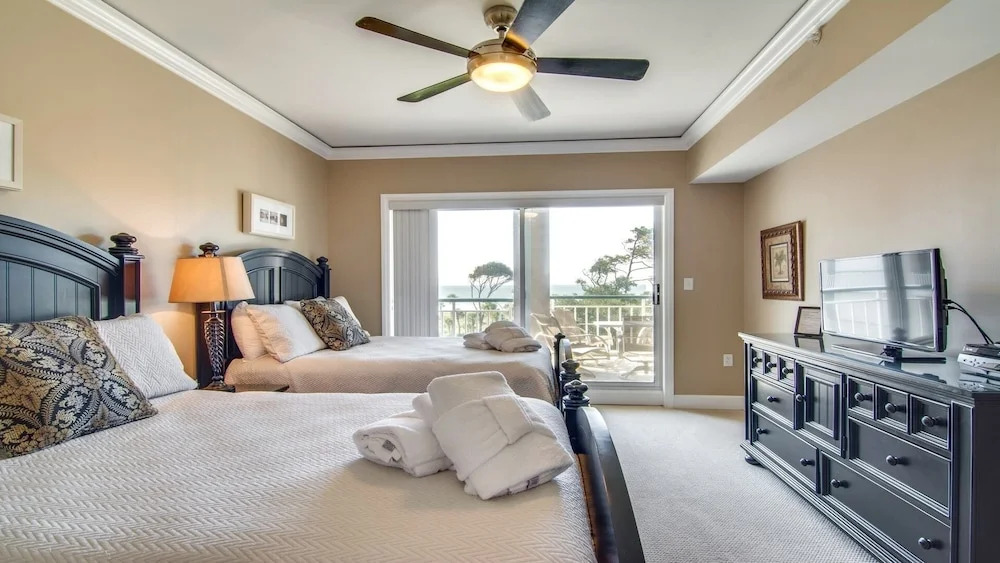 3402 Windsor Court South 2 Bedroom Villa