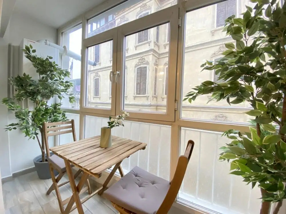 Charming and Central Flat with Balcony in Beyoglu
