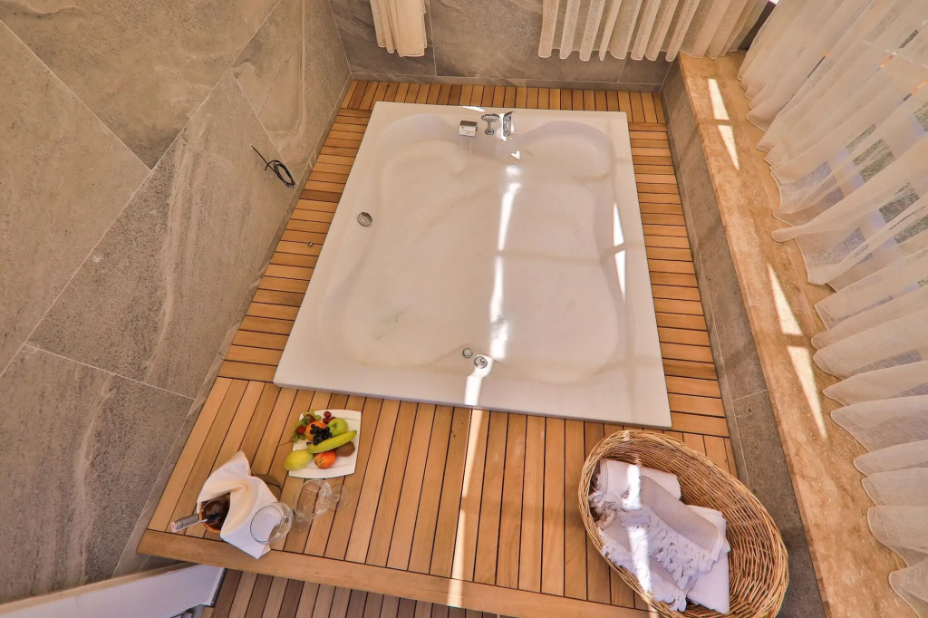 Kalkan Saray Suites Hotel