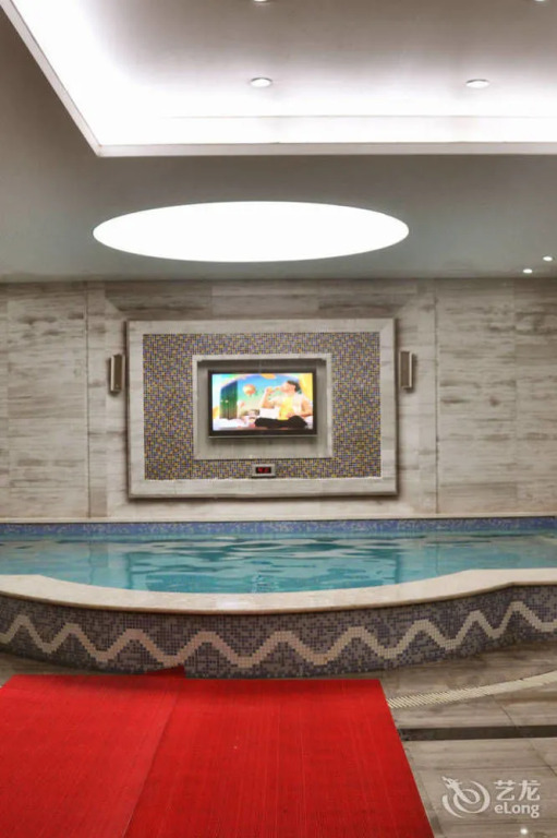 Golden Phoenix Hotel