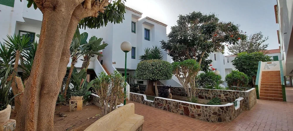 Alondras Park - Sleeps 2 - Parking - Pool