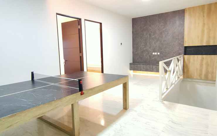 Villa kayu manis batu