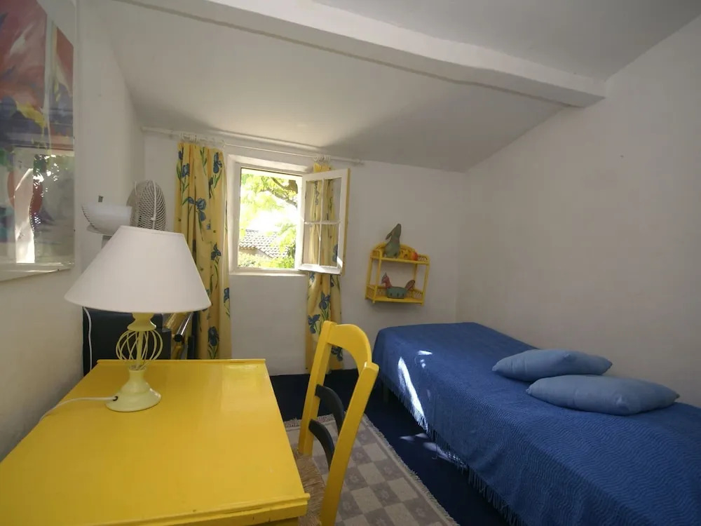 Holiday Home in Six-fours Near Beach