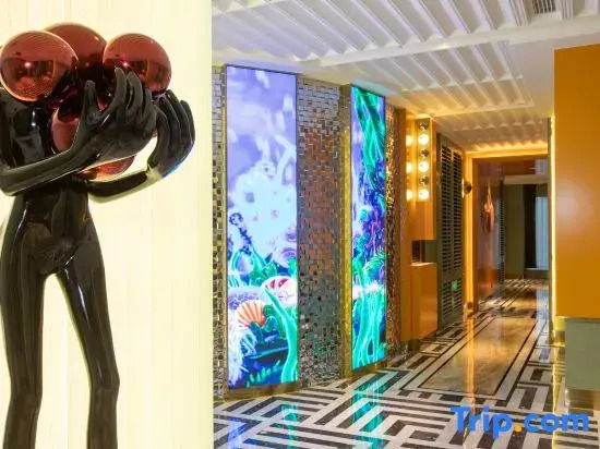 Haining Relax Grand Hotel