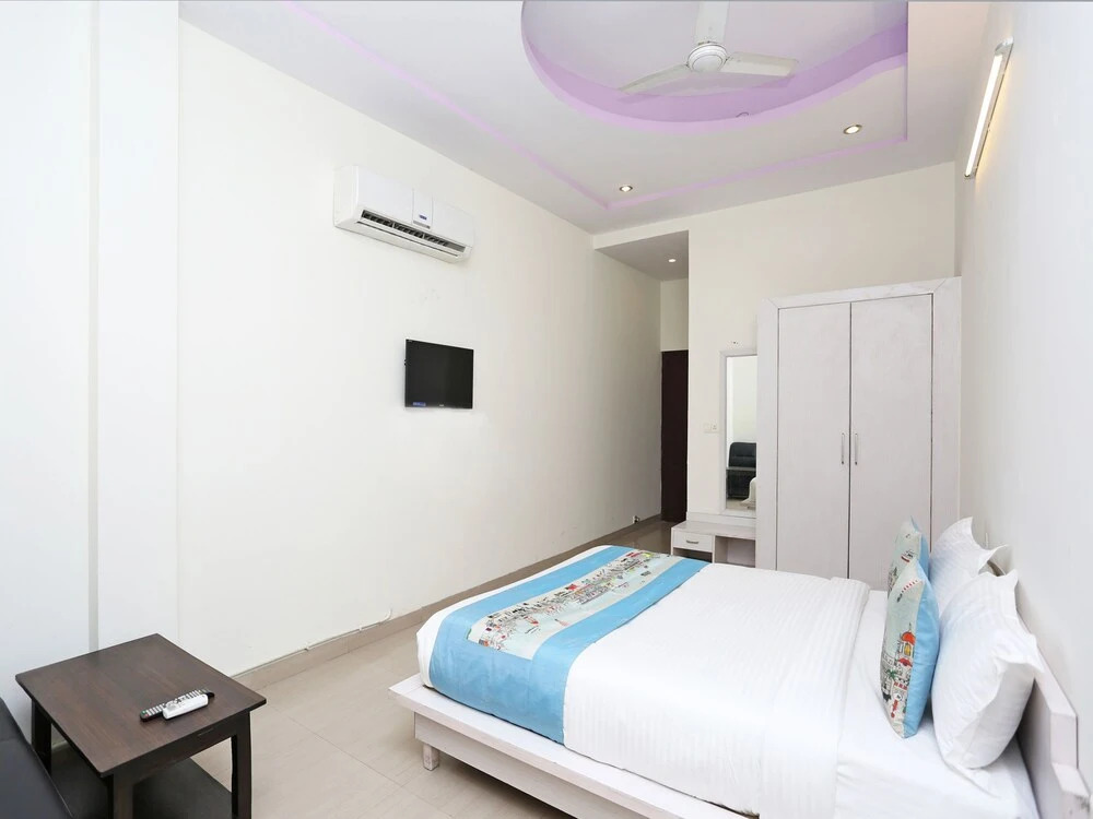 OYO 9955 Hotel Swaruchi Palace