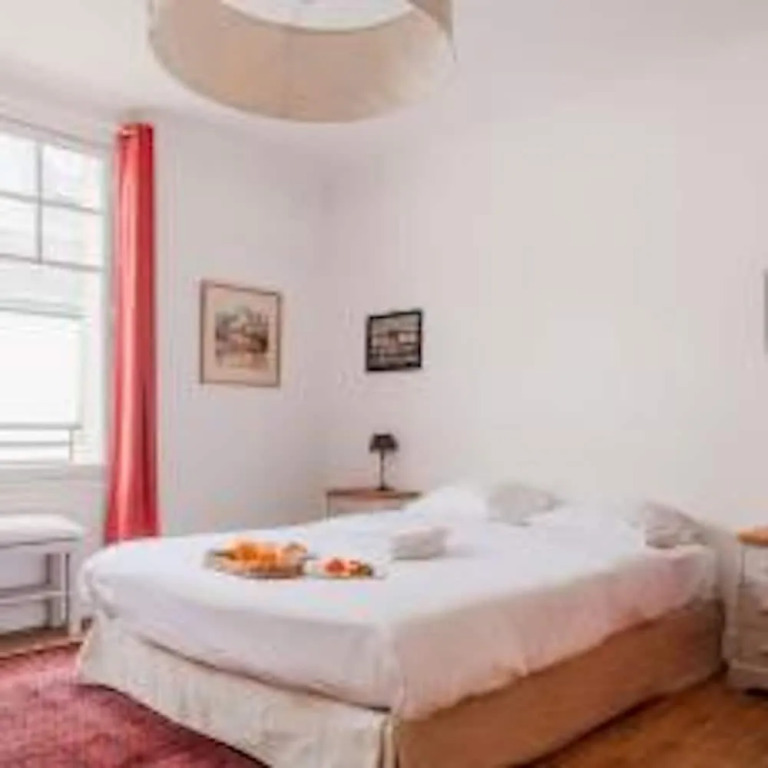 Eiffel Tower Saint Residence