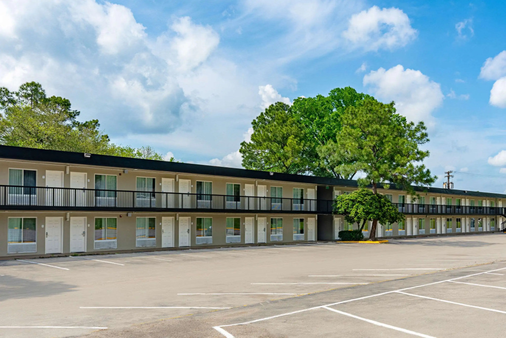 Scottish Inn & Suites