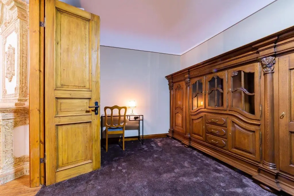 Ancient Storie's AP 65sqm Renovated Free parking