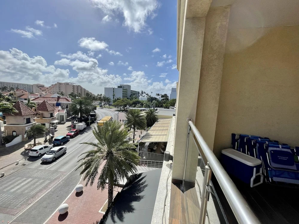 The Cove - Condo Hotel - Palm Beach Strip
