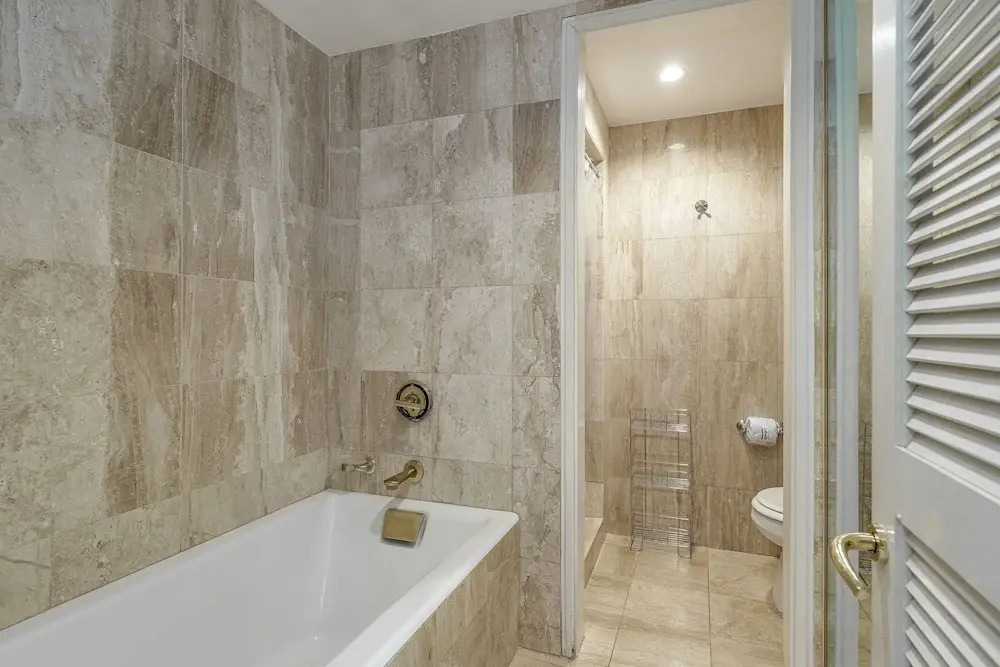 Oahu Royal Garden At Waikiki 2010 Condo