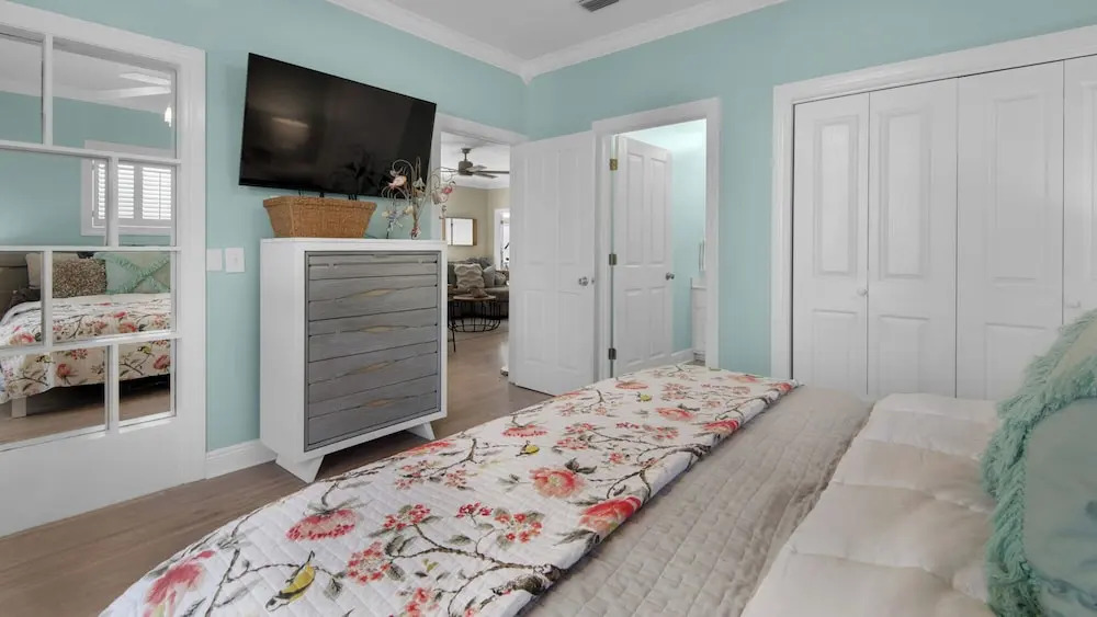 Classic Seagrove Beach Cottage- Minutes to Gulf, Steps to Pool