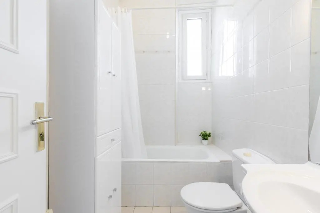 Open view Swimming Pool & Garage 1 Bdr