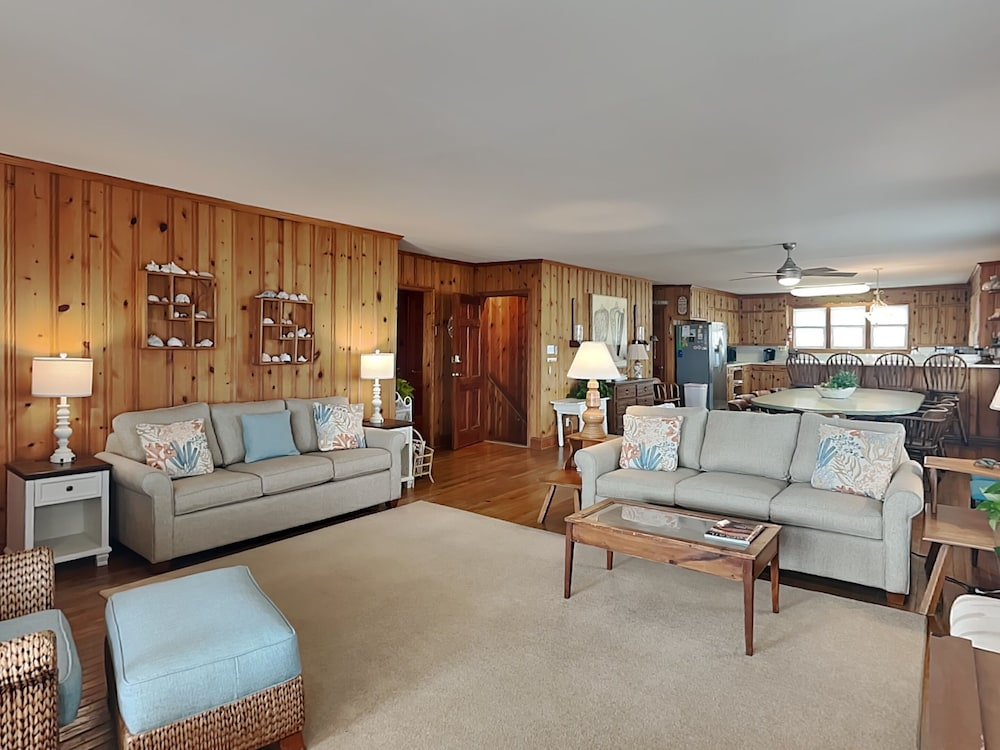 The Caroline by Topsail Realty
