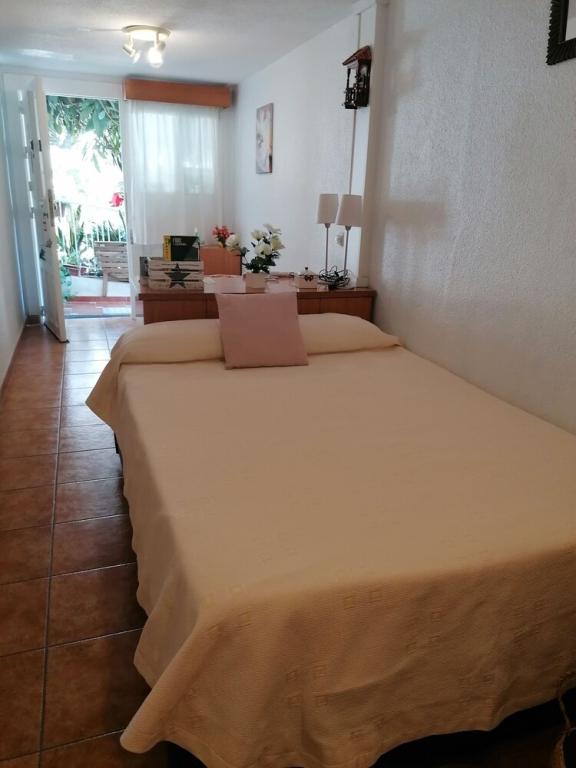 Bright Apartment With Bedroom, Living Room and Private Bathroom by the sea