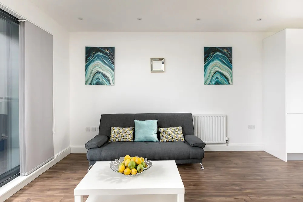 Skyvillion Embassy Court - London