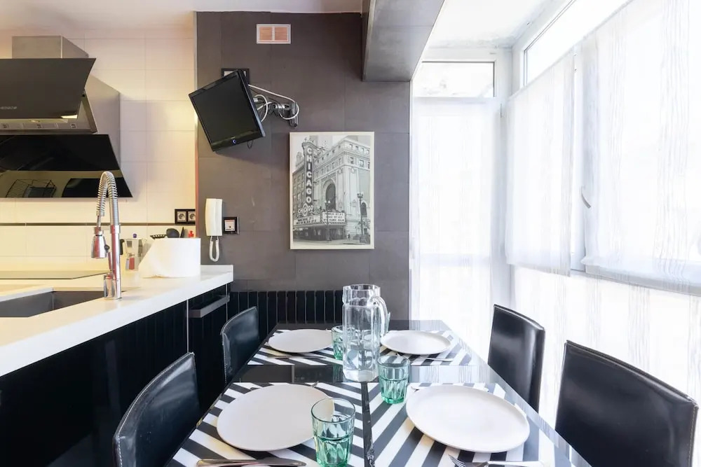 PORTU STYLE apartment by Aston Rentals