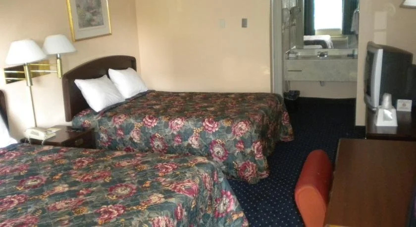Days Inn-Charlotte Center City