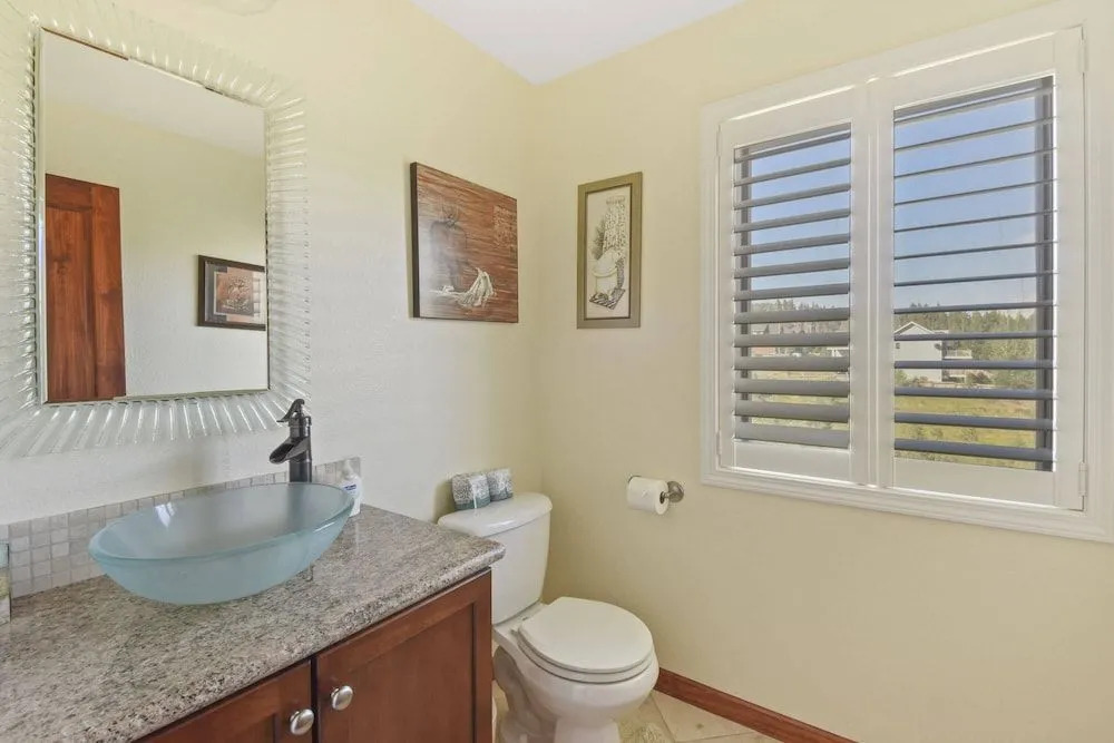 Mule Meadows Classy, Split Level South Tahoe Home!