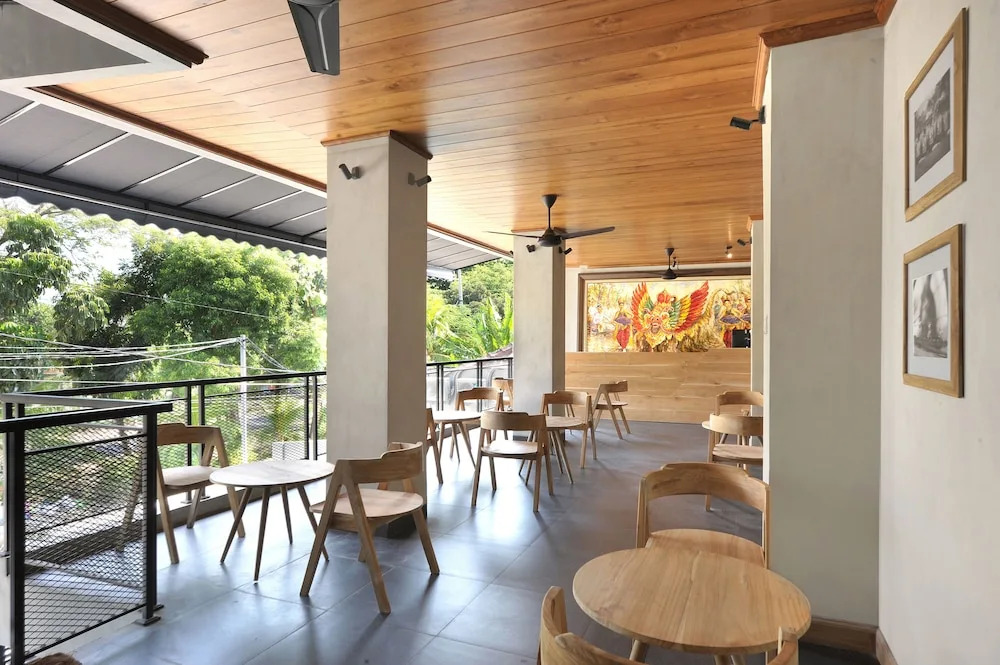 Arimbi Stay Surabaya