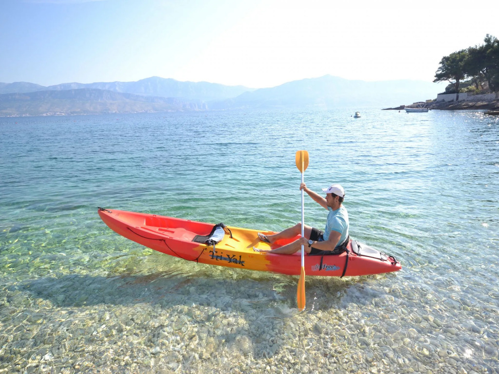 Studio apartment Suzane - terrace and sea view SA-Iris Postira, Island Brac