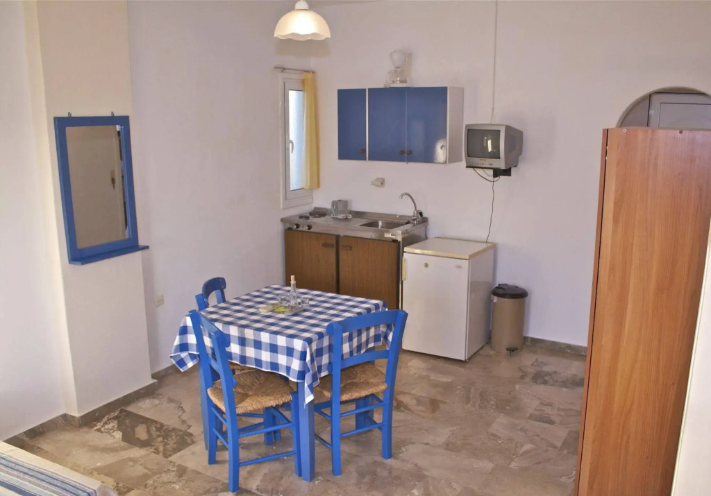 Helios Studios & Apartments