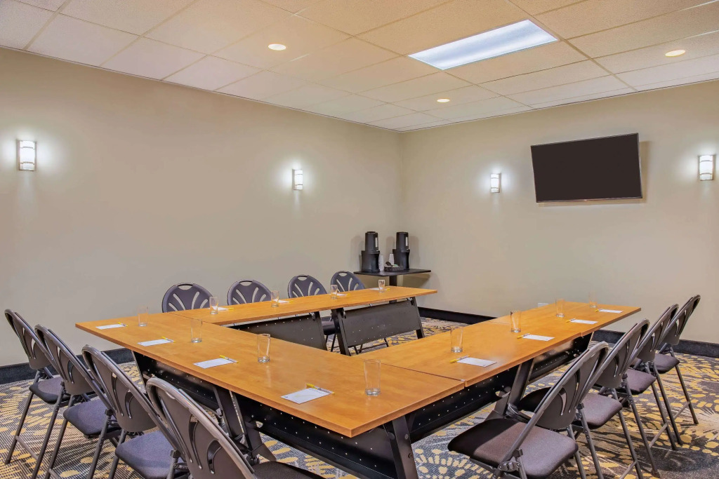 Days Inn by Wyndham Cranbrook Conference Centre