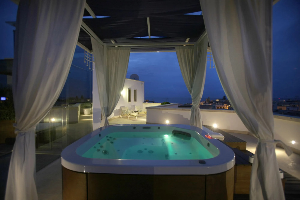 Relais Valle DellIdro - Rooftop & Sea View, Otranto