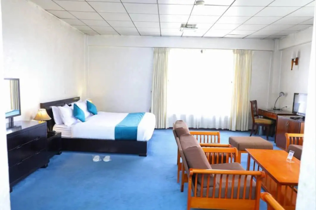 Platinum Hotel