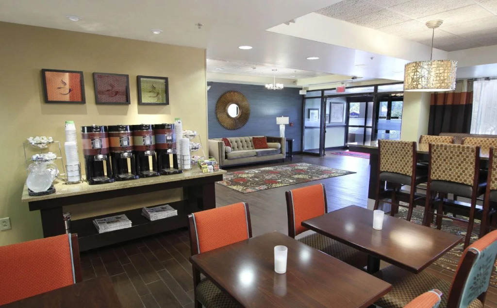 Hampton Inn Birmingham Colonnade