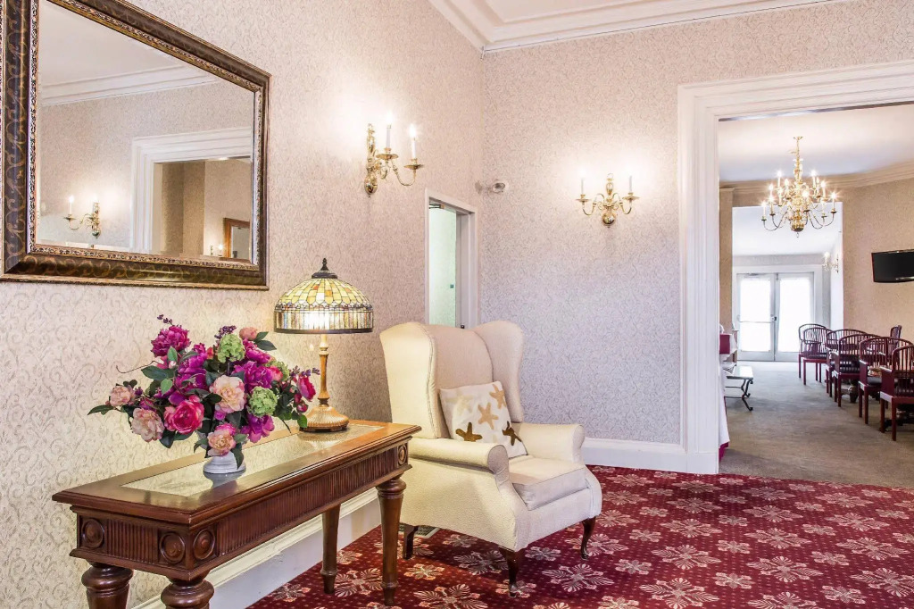 The Carriage House Inn Newport