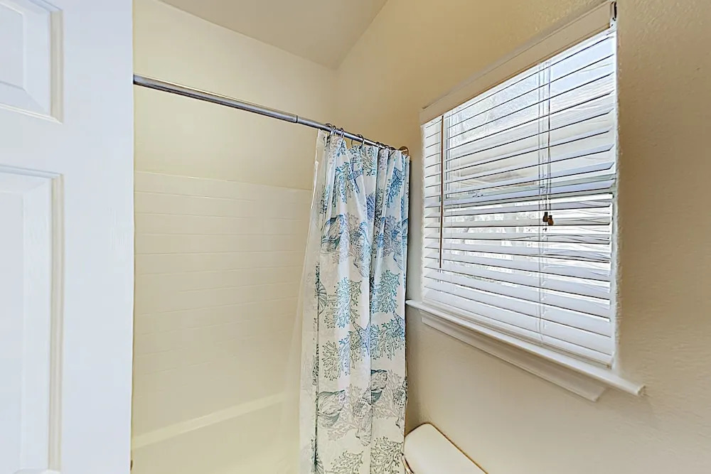 Festive Rockport W/ Large Yard, Near Beach 3 Bedroom Home