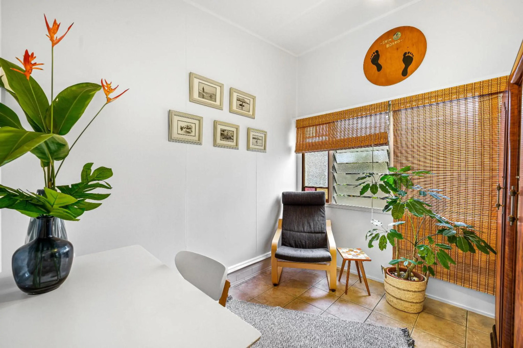 Cottonwood Cottage - Couples pet friendly retro escape