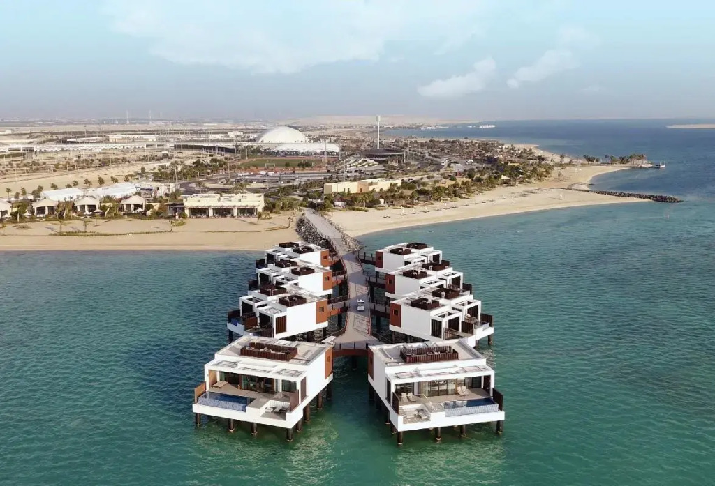 Bab Al Nojoum Hudayriyat Villas