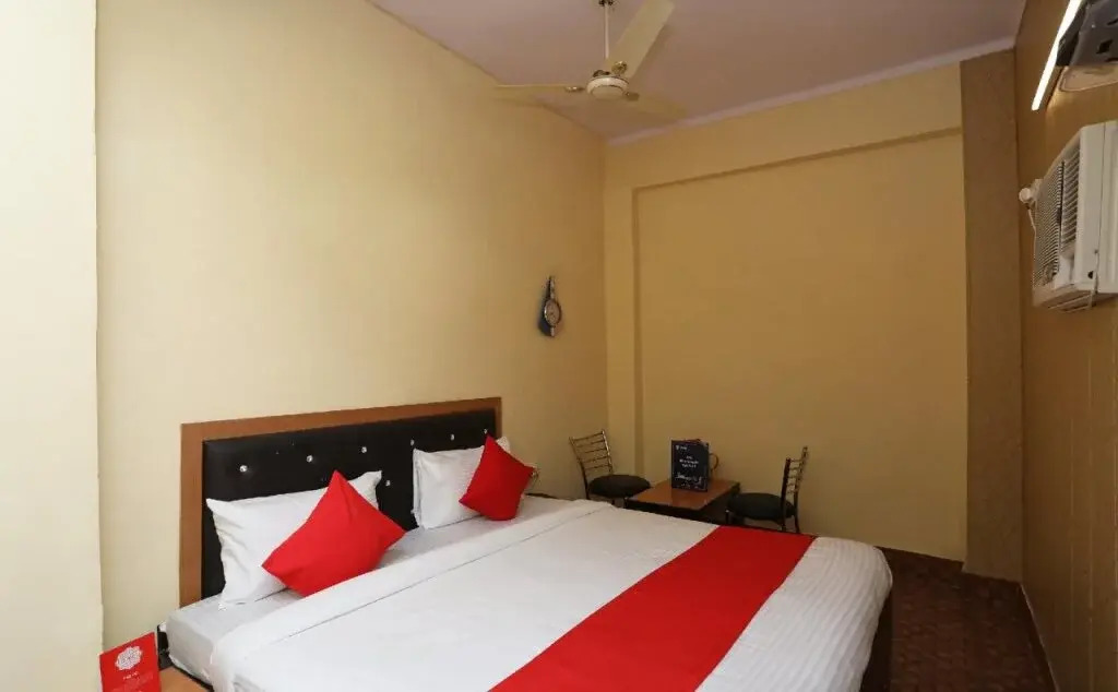 Royal Guest House By OYO Rooms