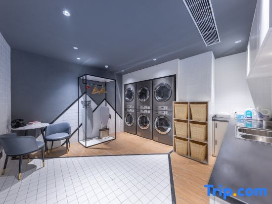 Atour X Hotel Nanjing Jiangbei International Health City