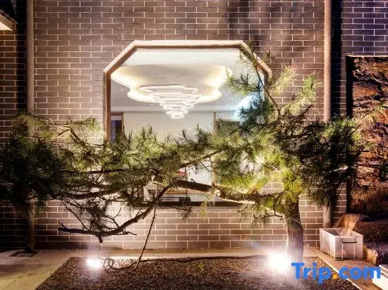 Lux Hotel · Yunju Hotel  in Mingzhai, Wutai Mountain