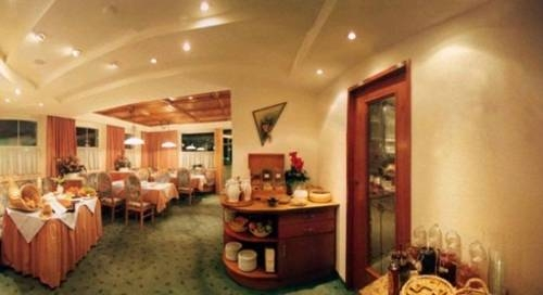 Hotel Neder