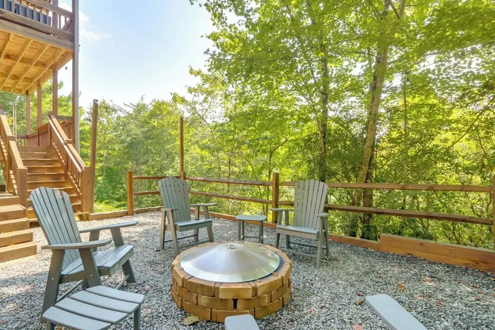 Family Oasis w/ Game Room & 2 Decks in Blue Ridge!