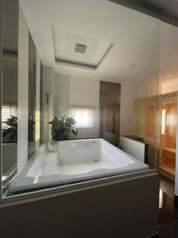 TAN BINH ROMANTIC HOTEL - Sân Bay TSN Nhà Ga T3