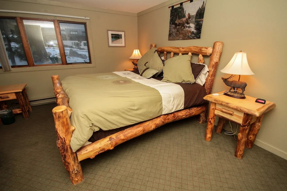 Mountainback #61, Den 2 Bedroom Condo