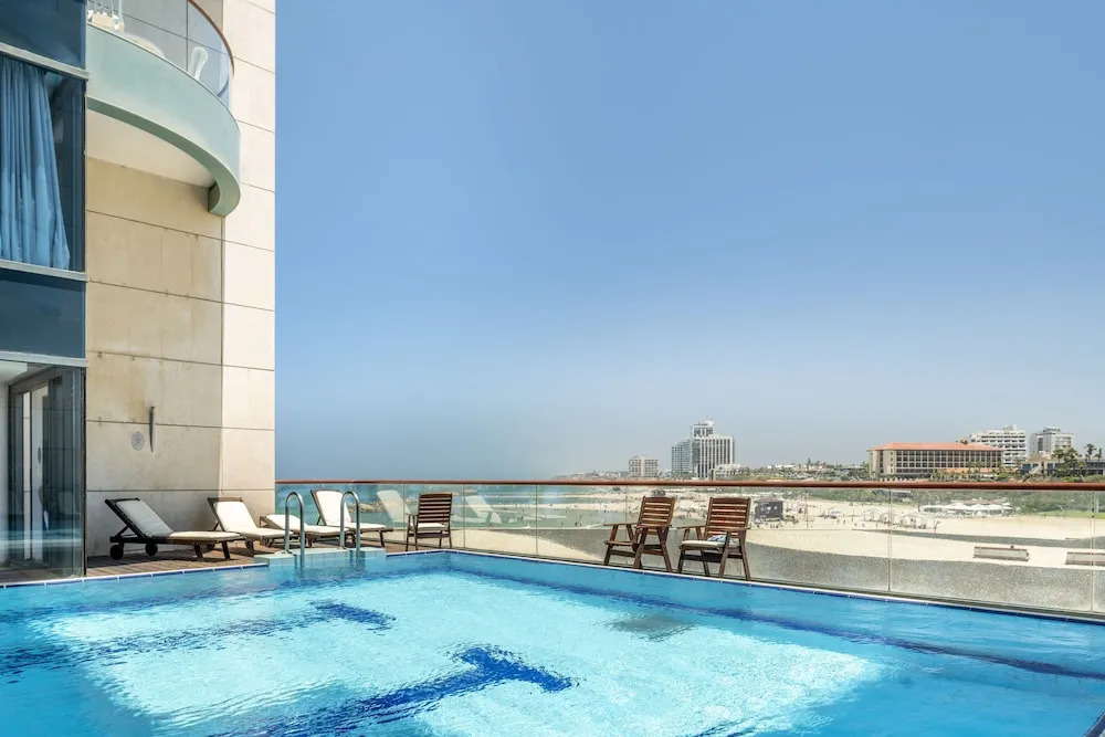 Deluxe 3 BD Marina Apartment in Herzylia