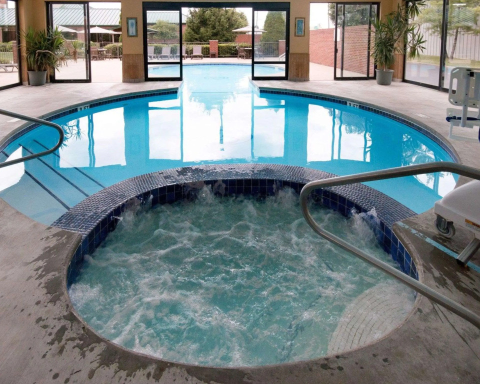 Comfort Suites Parkersburg South