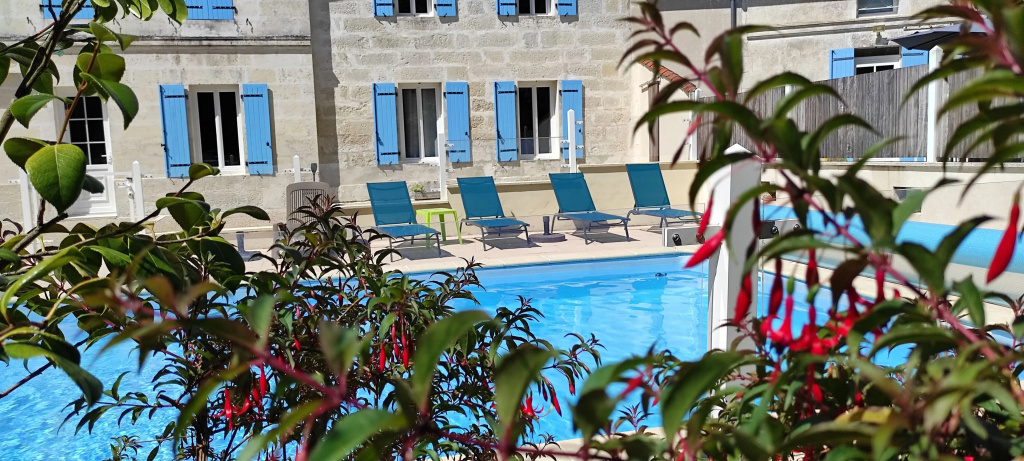 Appart Nature LESCALE - Saintes - Calme, Piscine, Parking, Terrasse