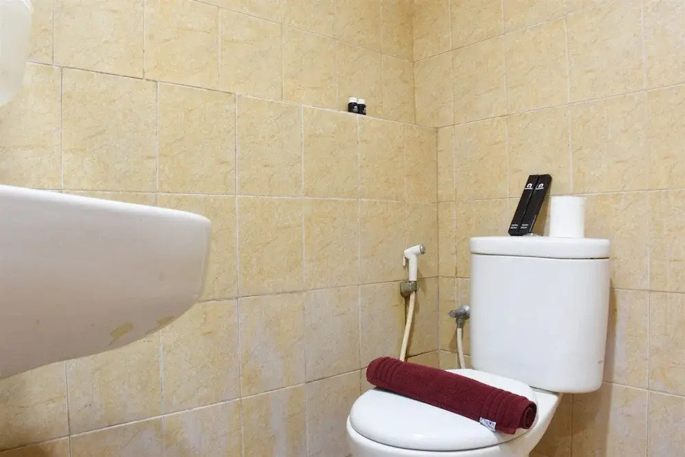 Homey and Simply Studio Room at Kebagusan City Apartment