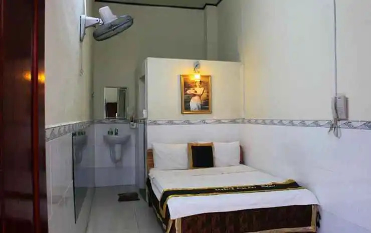 Minh Chau Hostel