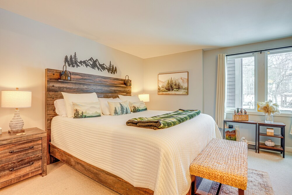 Wintergreen Resort Condo: Deck & Golf Course Views